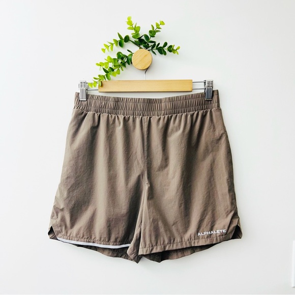 Alphalete Men’s Mocha Fitted Core Stride Nylon Blend Shorts - Picture 1 of 8